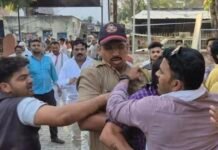 दोन गटात वाद; माजी नगरसेवक सोनवणे यांना शनीपेठ पोलीस ठाण्यात मारहाण…