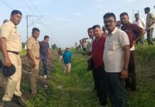 अमळनेर तालुका हादरला; एकाच कुटुंबातील चौघांची रेल्वेसमोर झोकून देत…
